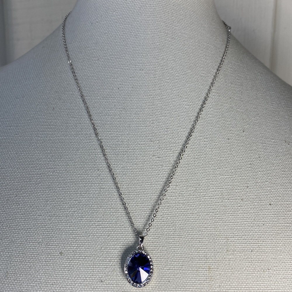 Feminine purple crystal pendant necklace sparkly rhinestones